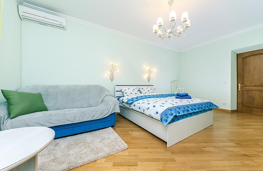 Amazing Two Beds In The Klovskiy Spusk Apartman Kijev Kültér fotó