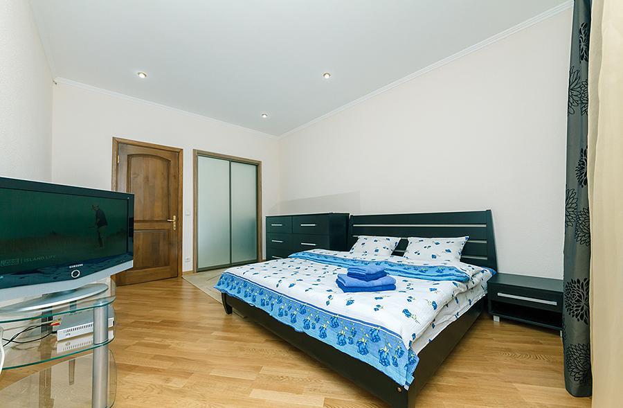 Amazing Two Beds In The Klovskiy Spusk Apartman Kijev Kültér fotó