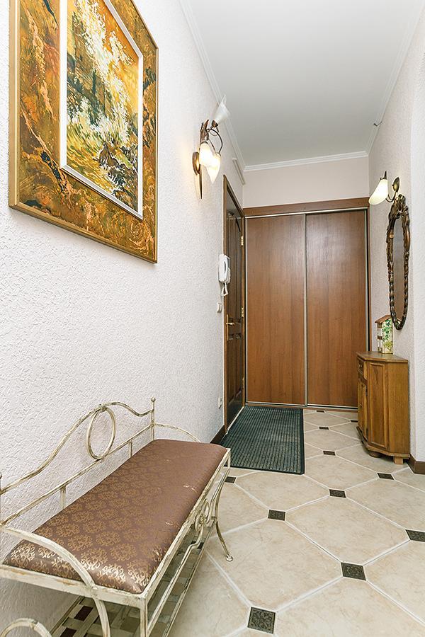 Amazing Two Beds In The Klovskiy Spusk Apartman Kijev Kültér fotó
